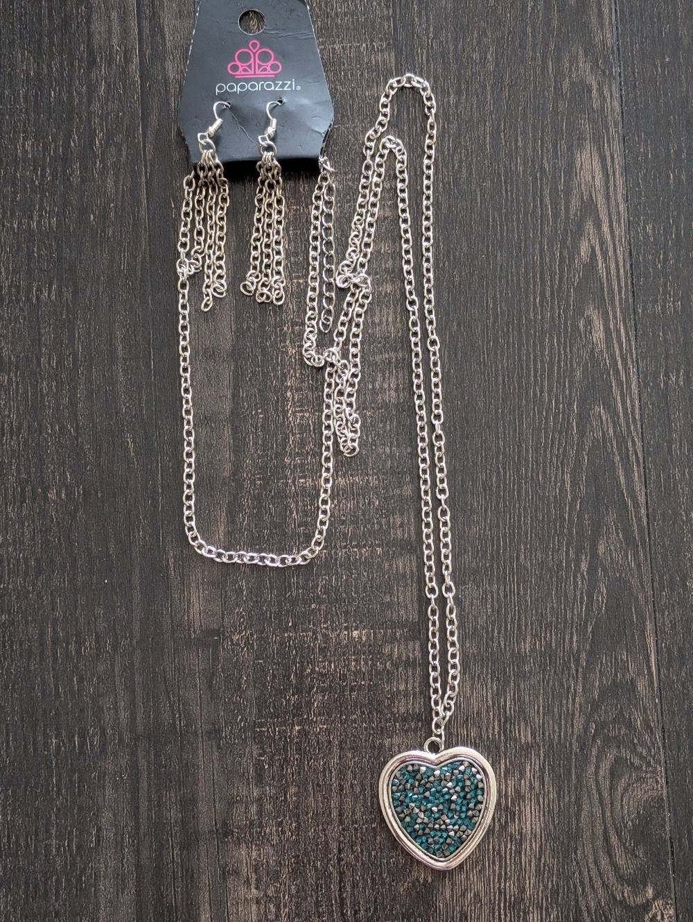 Paparazzi Silvertone Heart Necklace & Earrings Set NWT